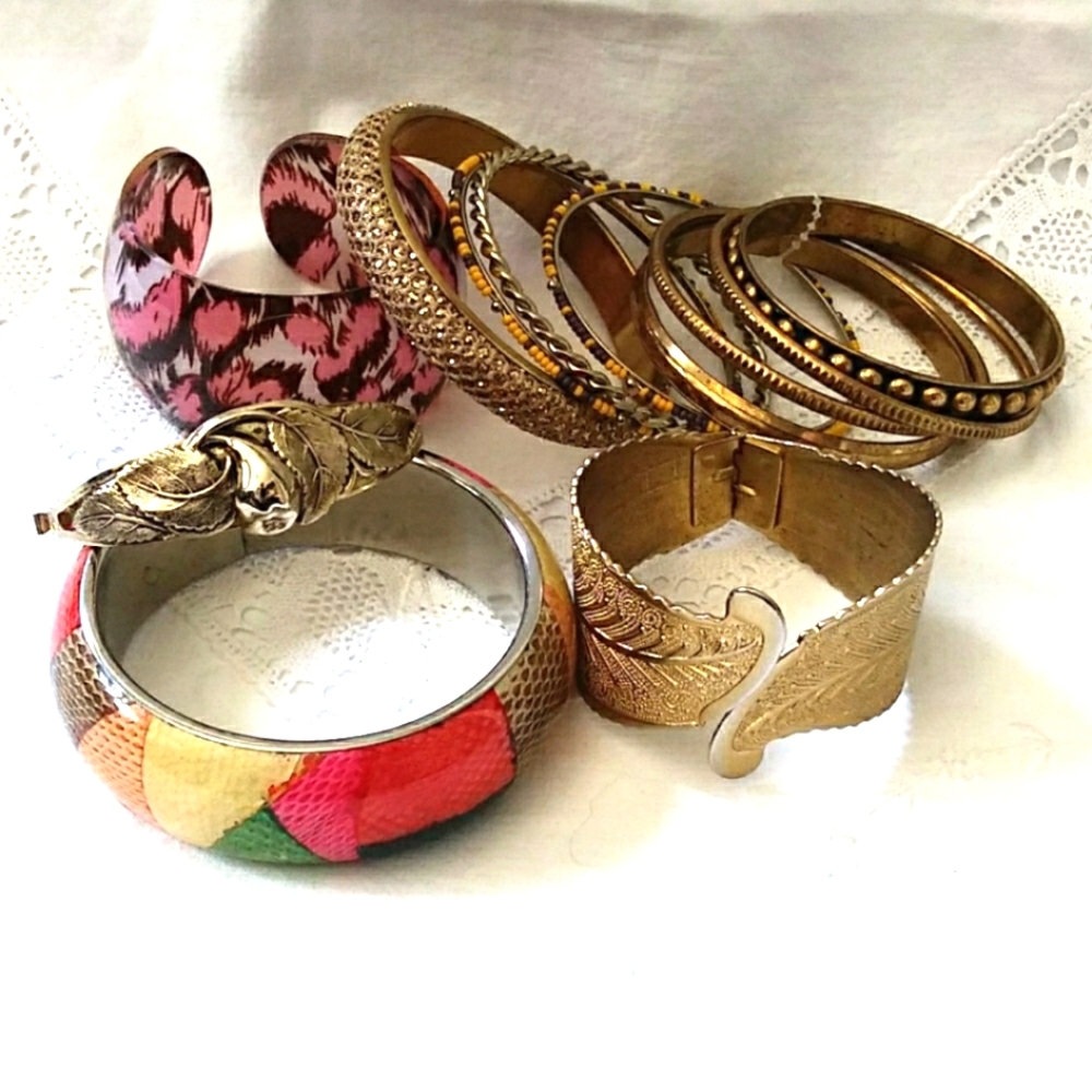 🦊 10 Bracelets Bangles Cuff Clamp Beaded Vintage